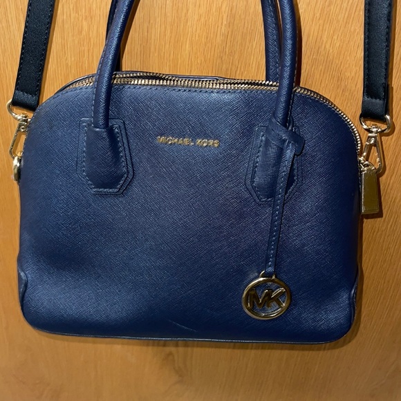 AUTHENTIC MICHEAL KORS HAND BAG👜 - Picture 1 of 6